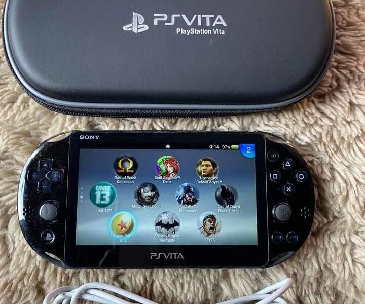 Ps Vita Slim Quasi neuf